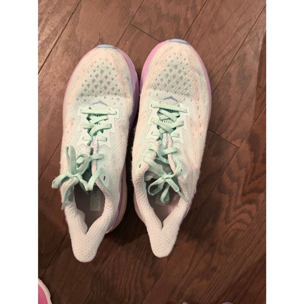 Hoka Clifton 9 women sz 7.5 B
